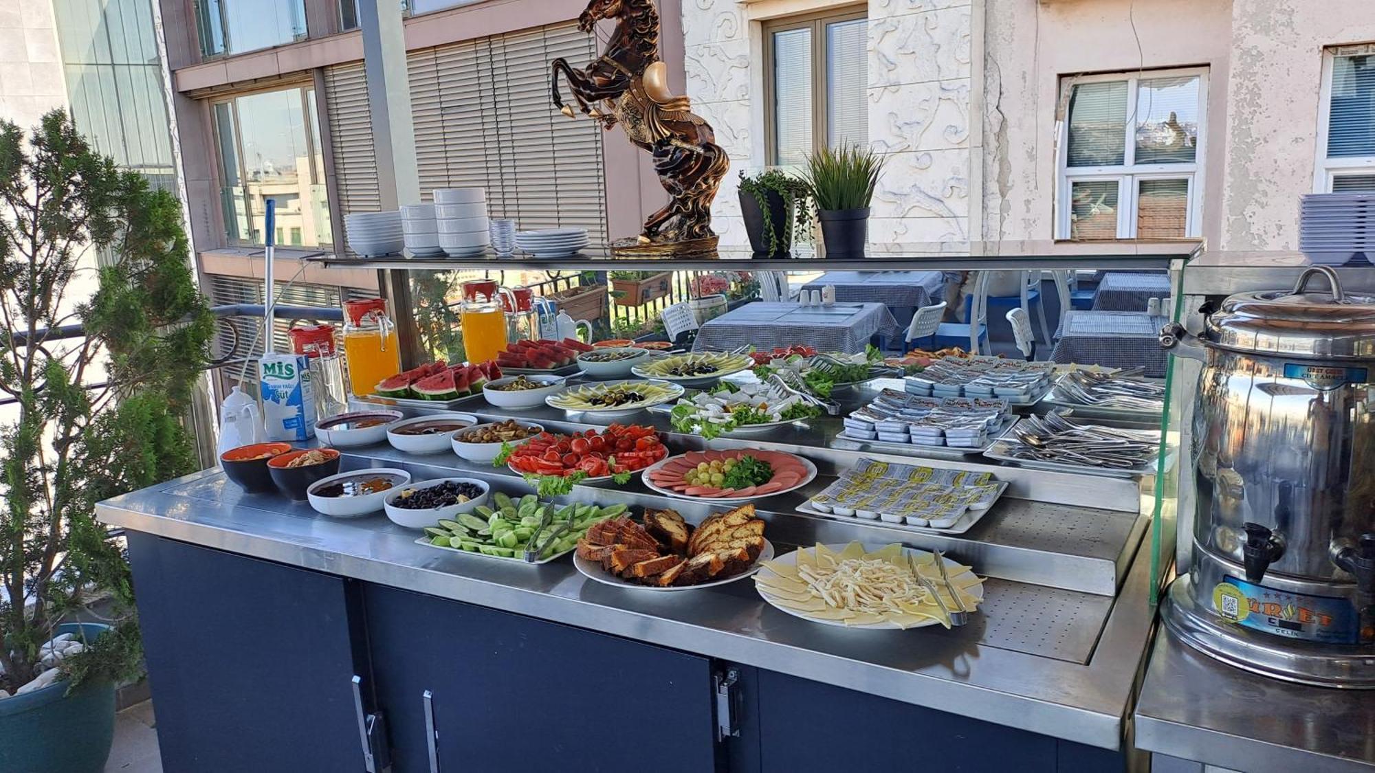 Taksim Terrace Hotel Istanboel Buitenkant foto