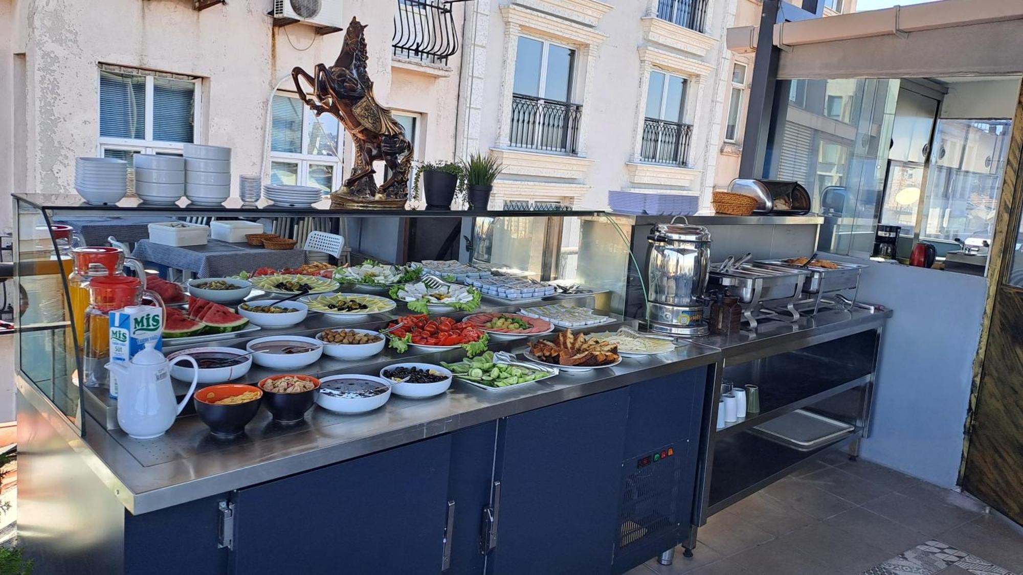 Taksim Terrace Hotel Istanboel Buitenkant foto